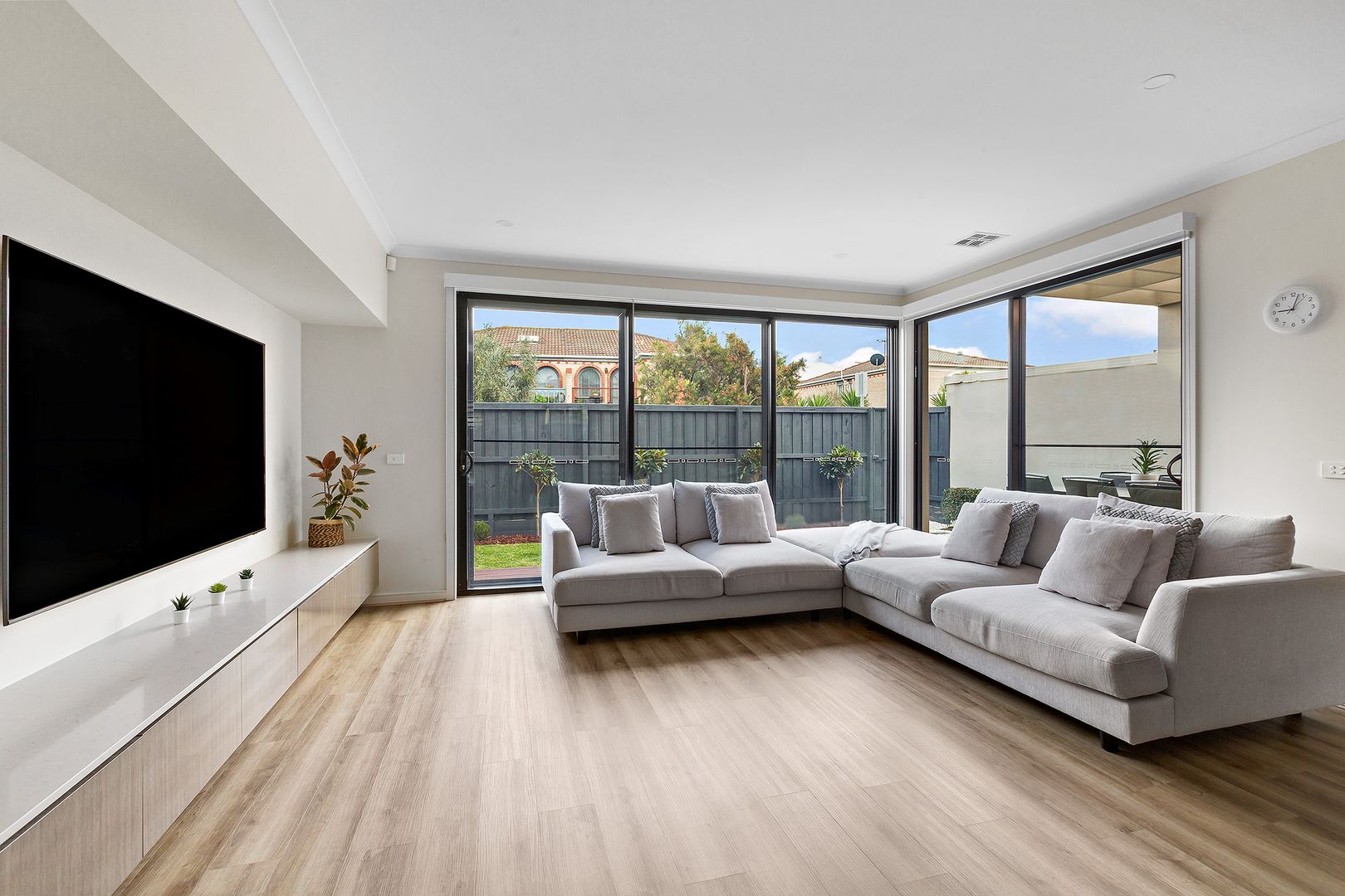 1B Roseberry Avenue, Chelsea VIC 3196, Image 2