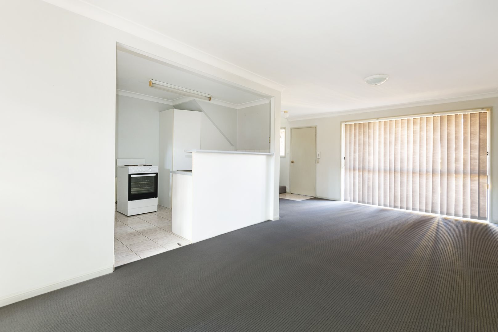 Unit 1/132134 Smith Rd, Woodridge QLD 4114 Townhouse For Rent Domain