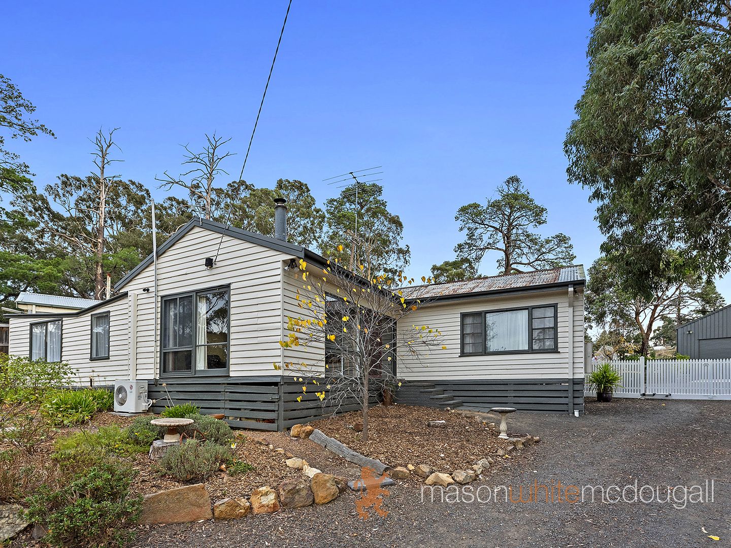 903 Arthurs Creek Road, Arthurs Creek Property History & Address