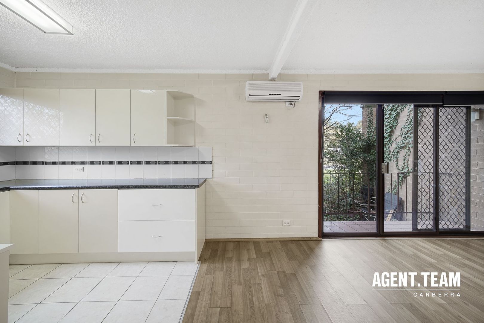 6/4 Keith Street, Scullin ACT 2614, Image 2