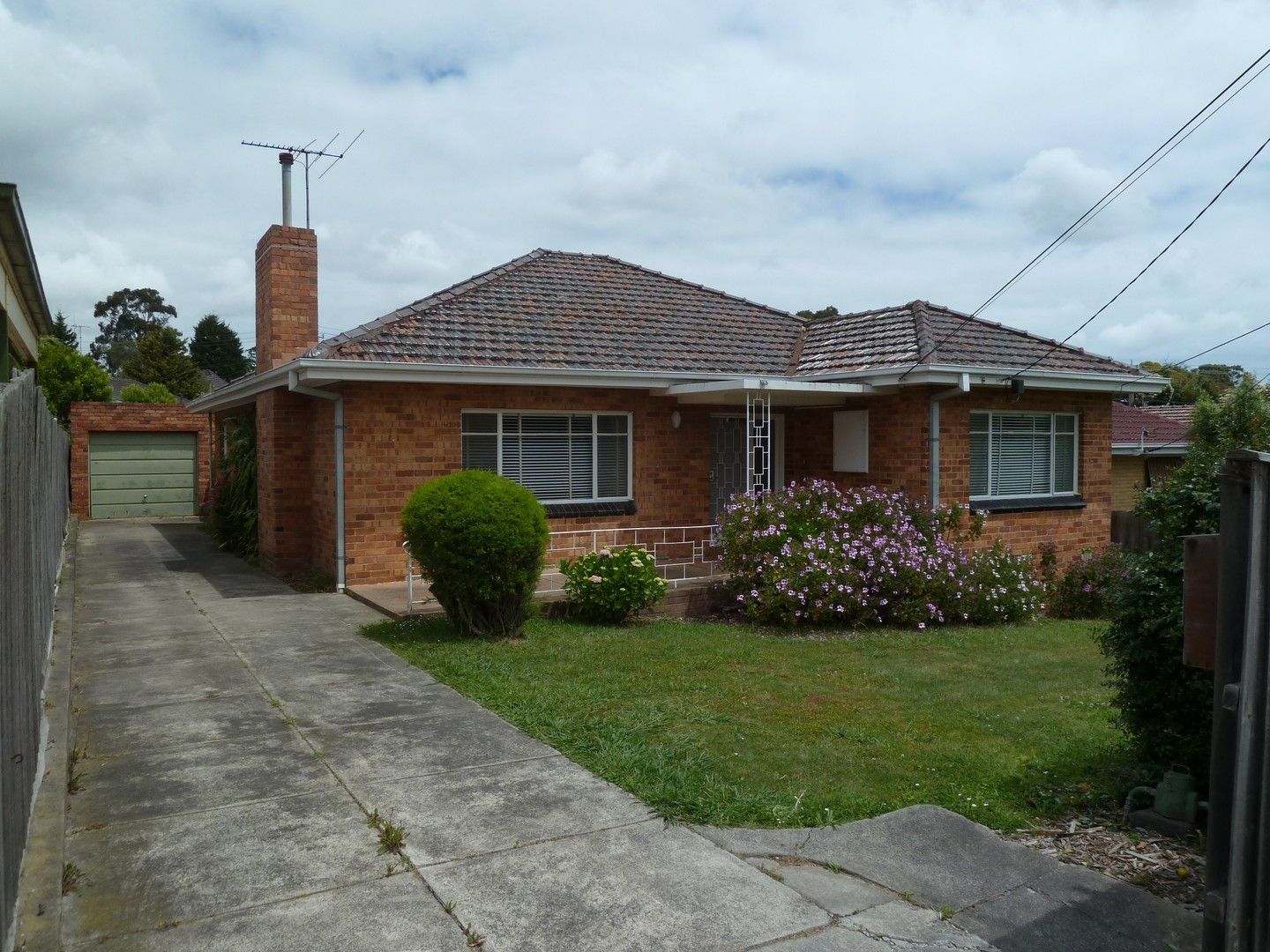 3 bedrooms House in 6 Dorothy Street BURWOOD EAST VIC, 3151