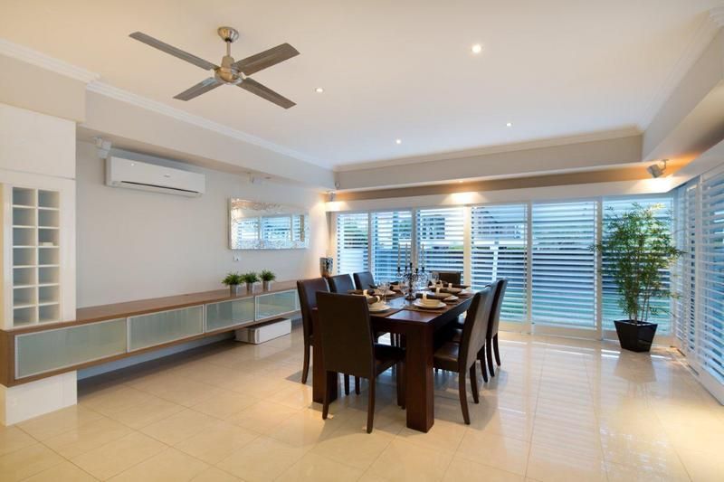 30 Hughes Avenue, Main Beach QLD 4217, Image 2