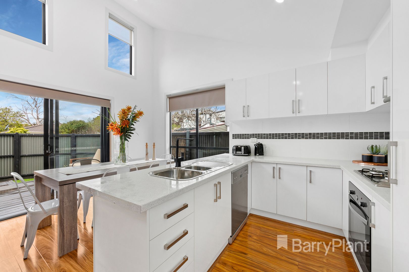 1/12 Catherine Parade, Frankston VIC 3199, Image 2