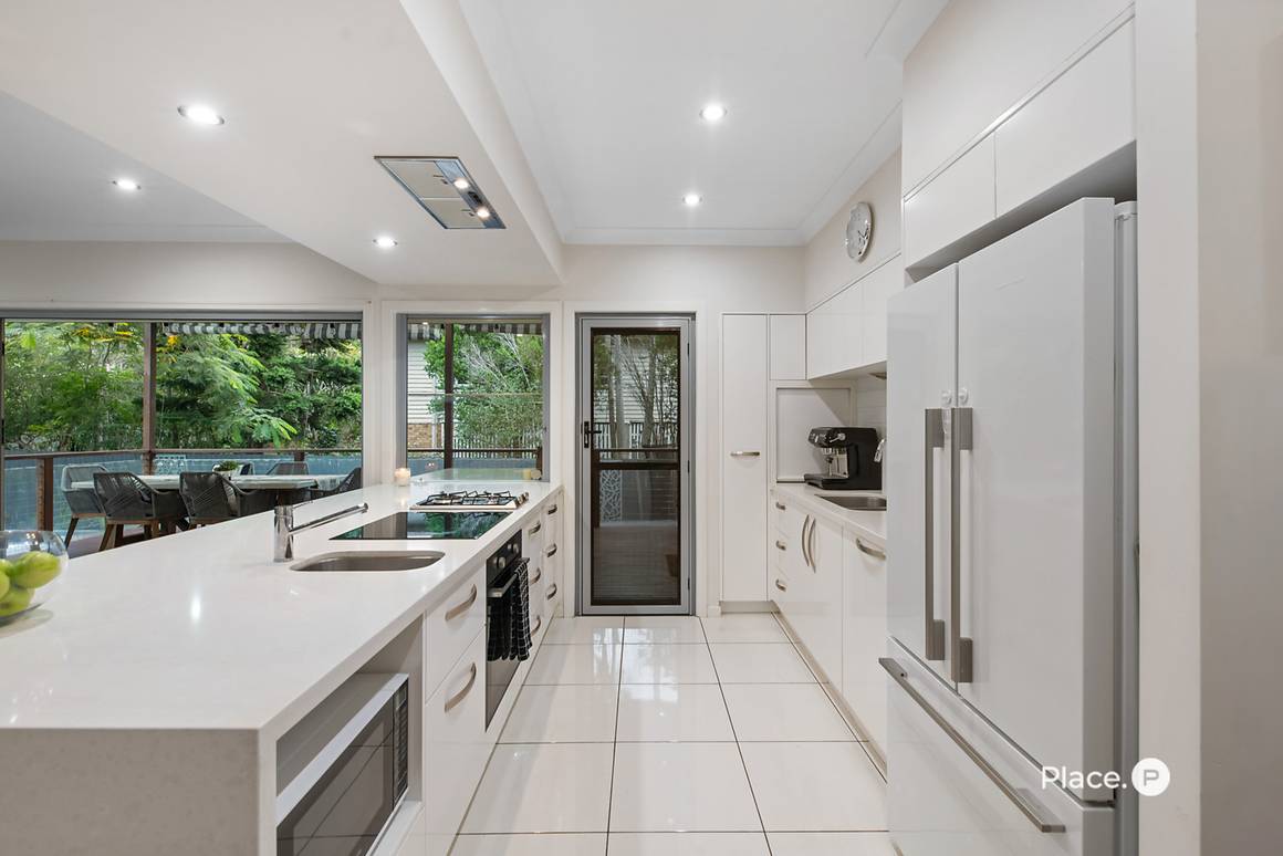 80 Dewar Terrace Sherwood 4075 - Image 6