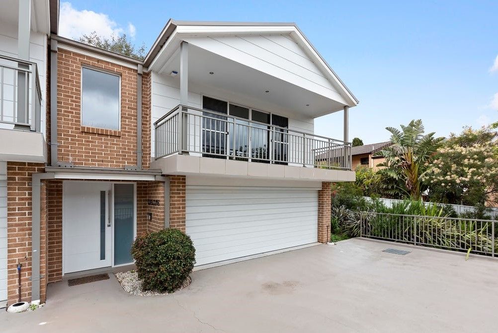 3 bedrooms Townhouse in 8/145 Campbell Street WOONONA NSW, 2517