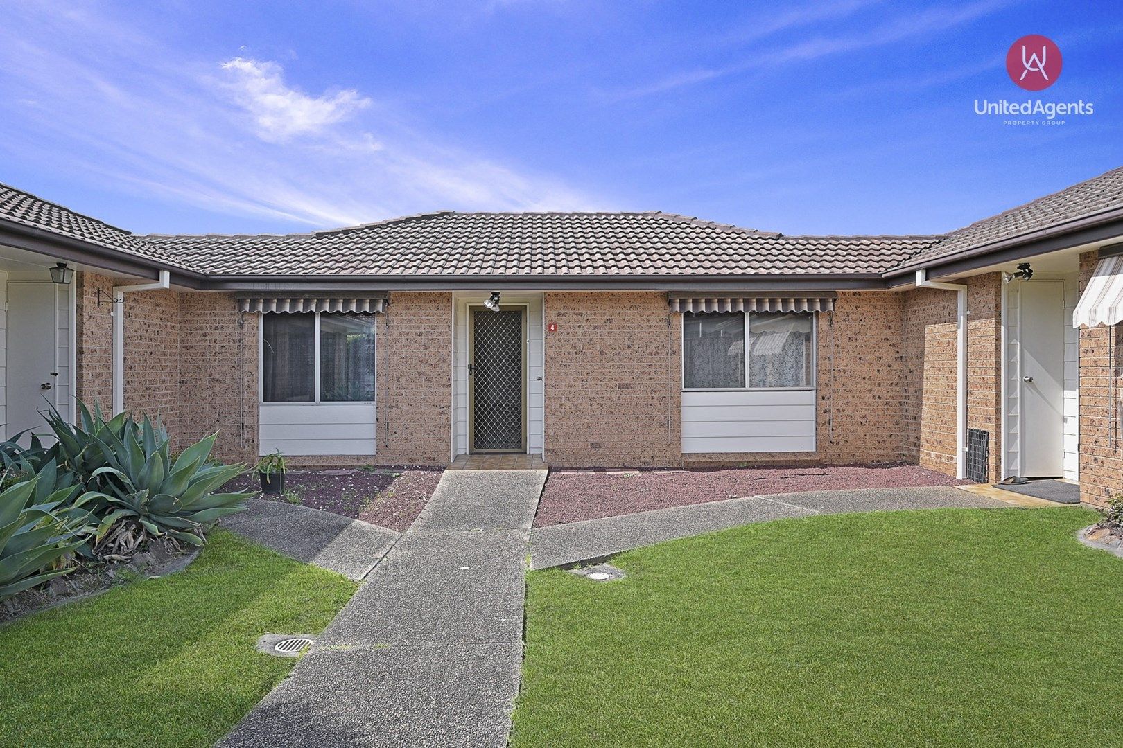 4/26 Turquoise Crescent, Bossley Park NSW 2176, Image 0