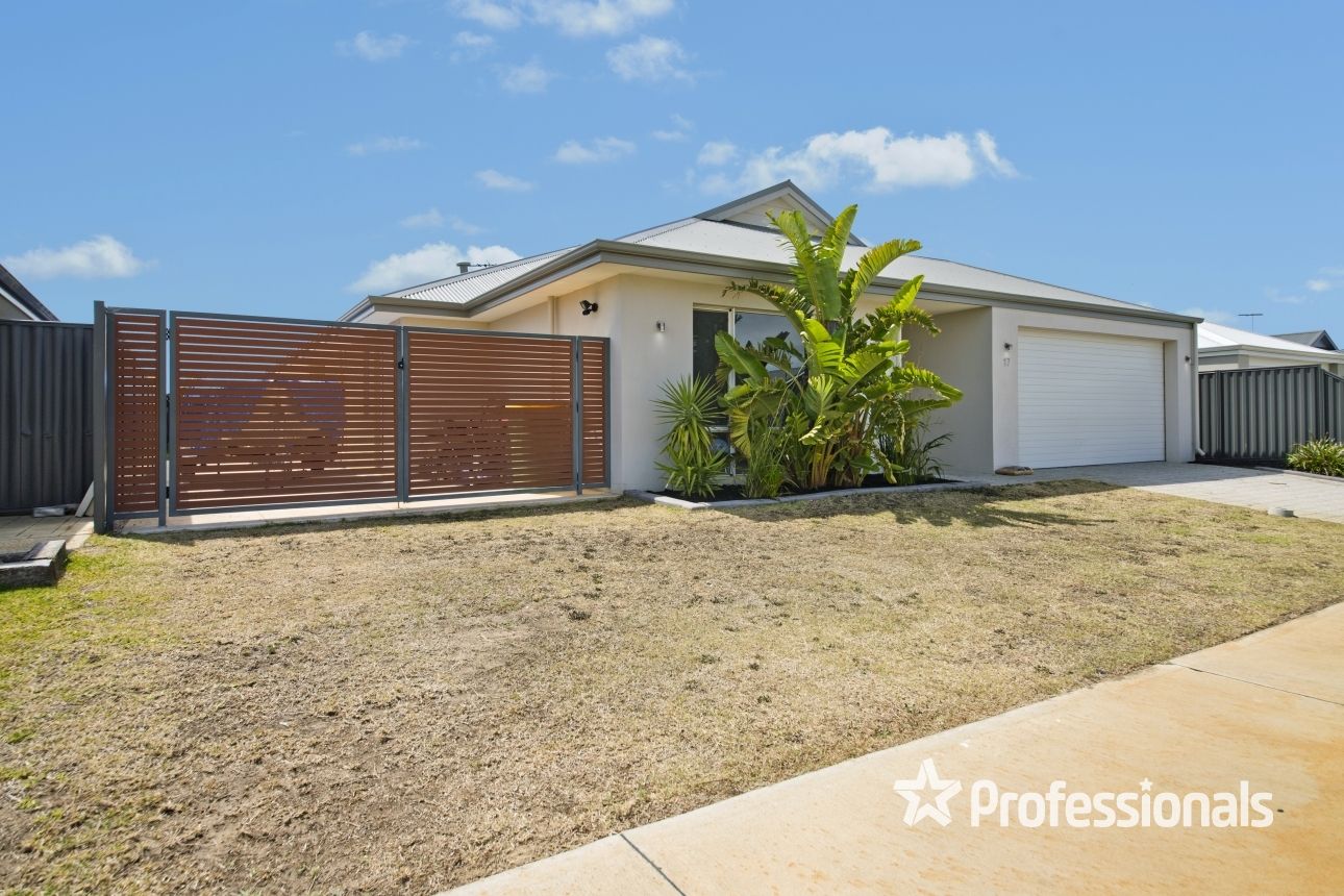 4 bedrooms House in 17 Valiant Parade BALDIVIS WA, 6171