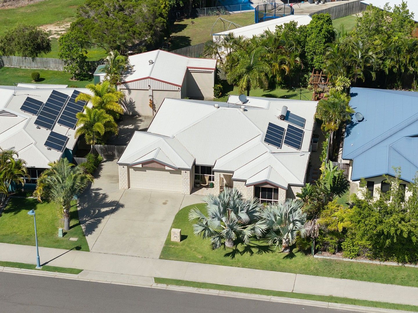 4 bedrooms House in 40 Bevington Street TANNUM SANDS QLD, 4680
