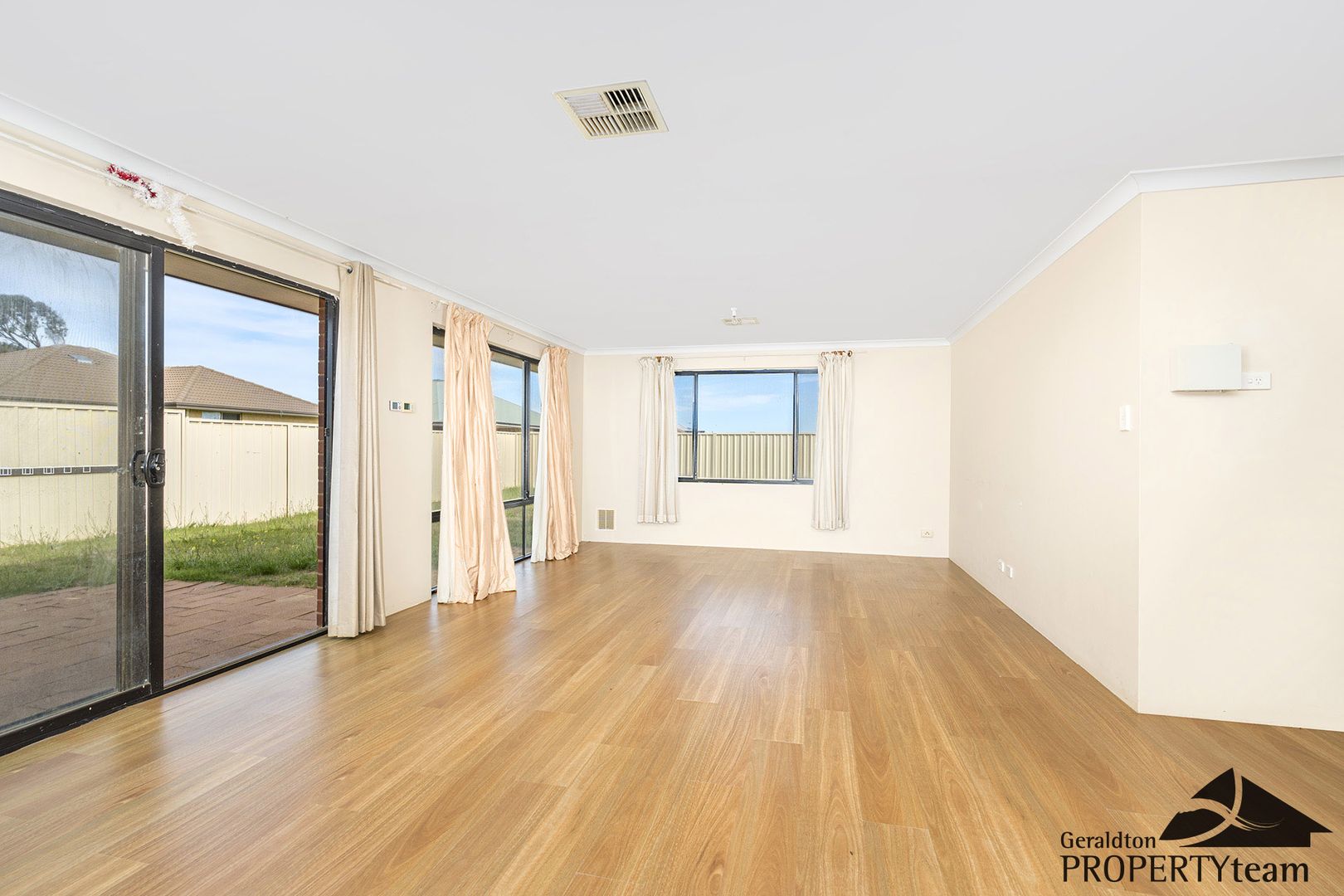 10 Lifford Street, Utakarra WA 6530, Image 2