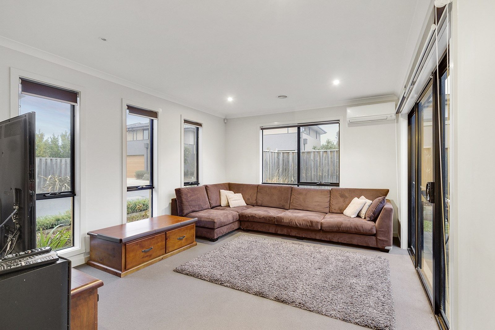 24/70 Sandhurst Boulevard, Sandhurst VIC 3977, Image 1