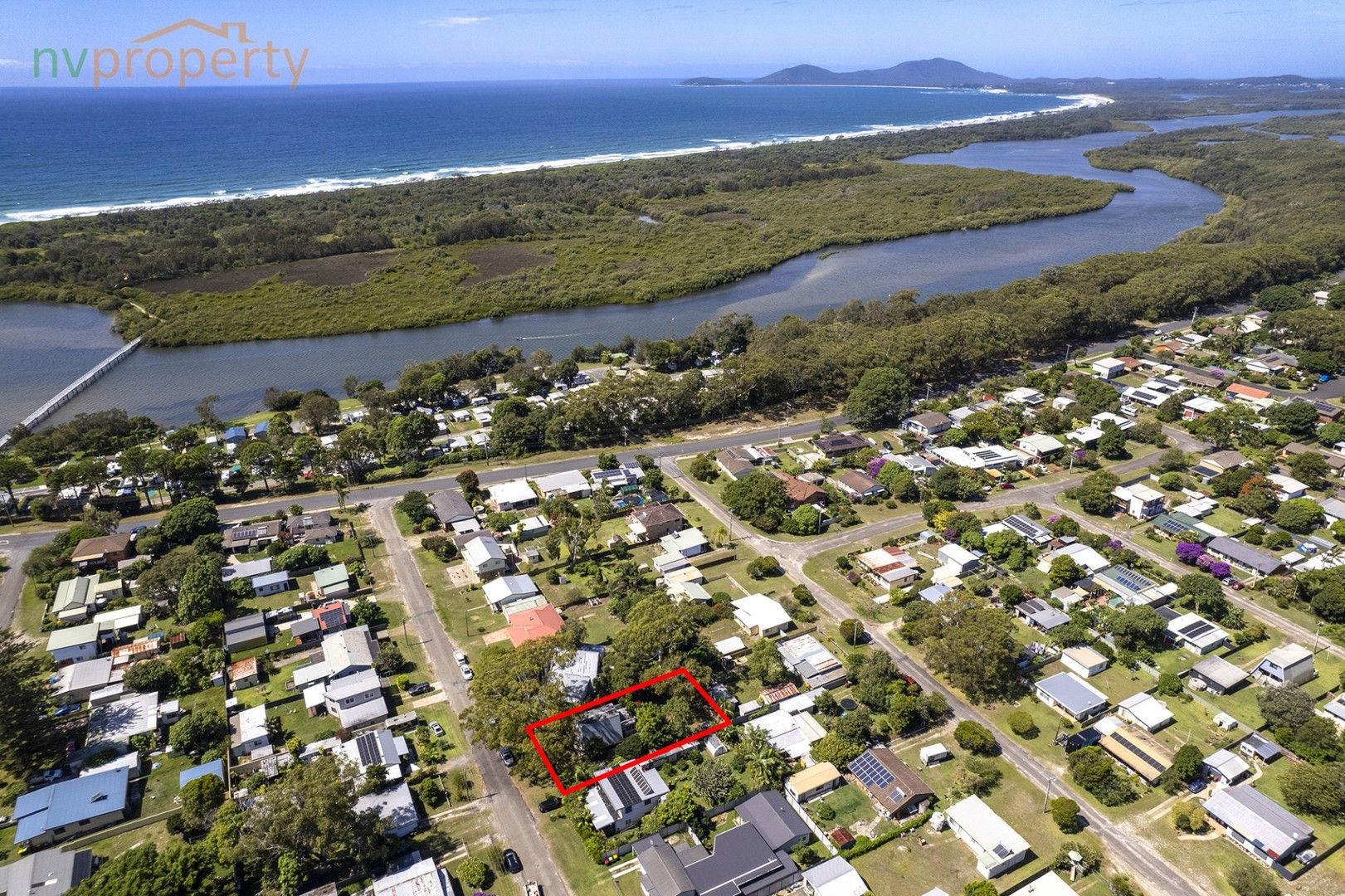 9 Seventh Avenue, Stuarts Point NSW 2441, Image 2