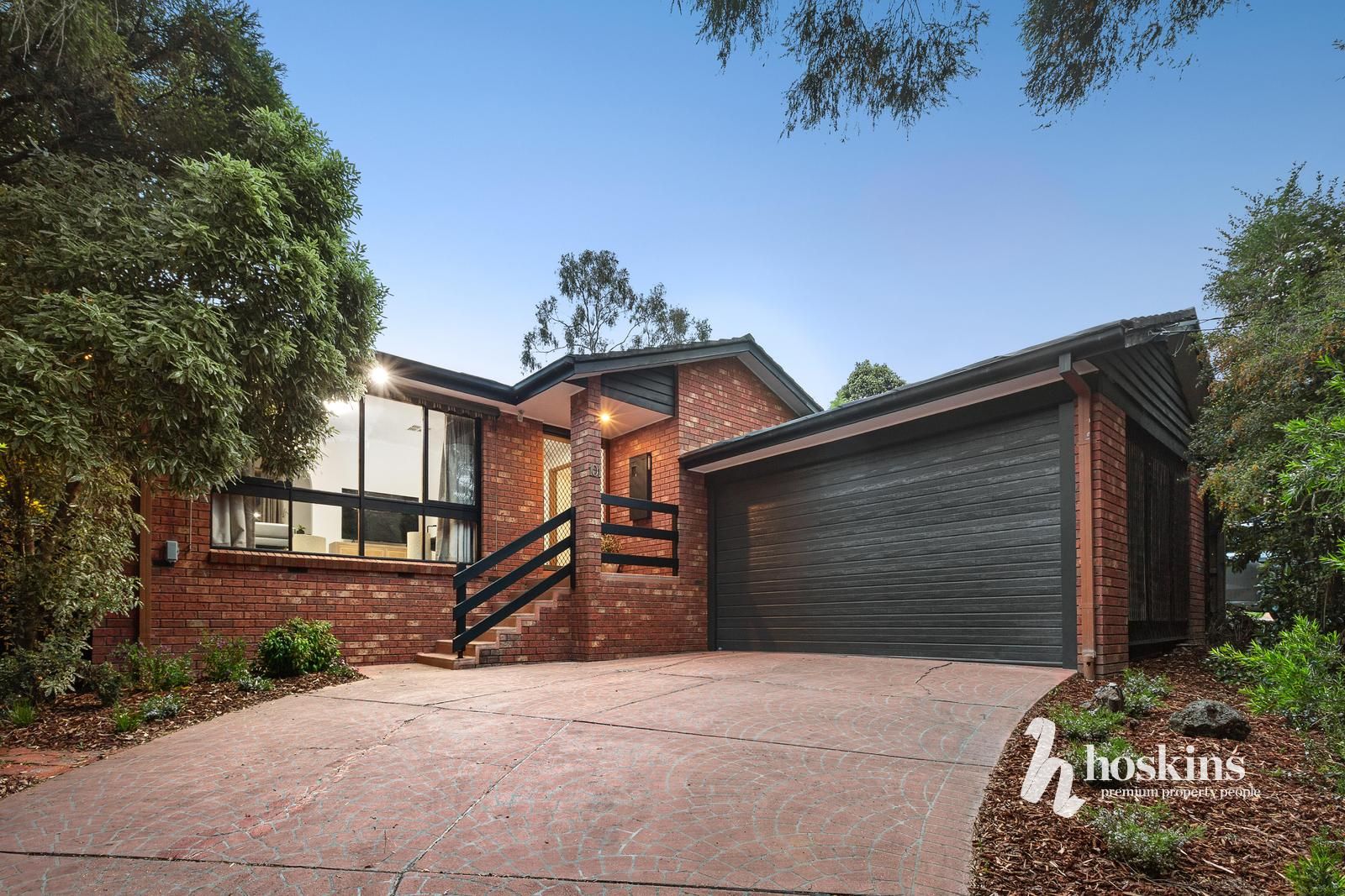 4 bedrooms House in 101 Narr-Maen Drive CROYDON HILLS VIC, 3136