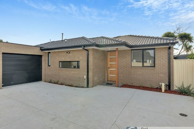 Picture of 2/11 Pinewood Avenue, DANDENONG NORTH VIC 3175