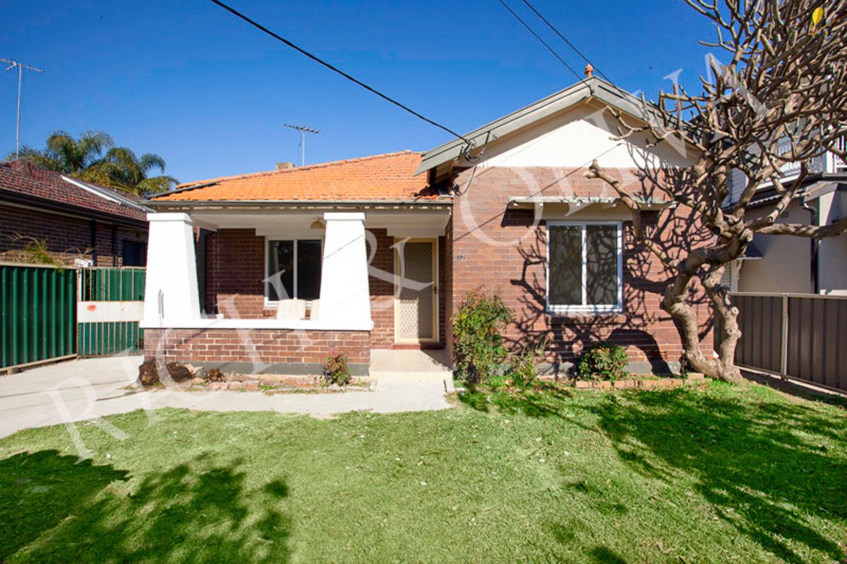 4 bedrooms House in 32. Yandarlo Street CROYDON PARK NSW, 2133