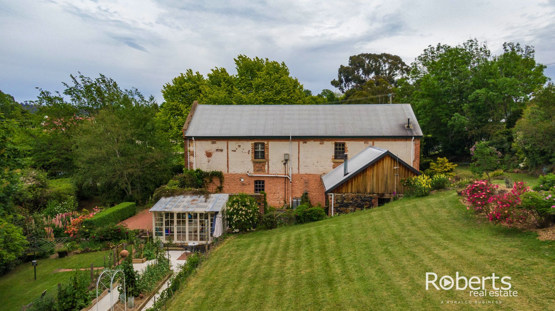 7 Westbury Place, Deloraine TAS 7304, Image 2