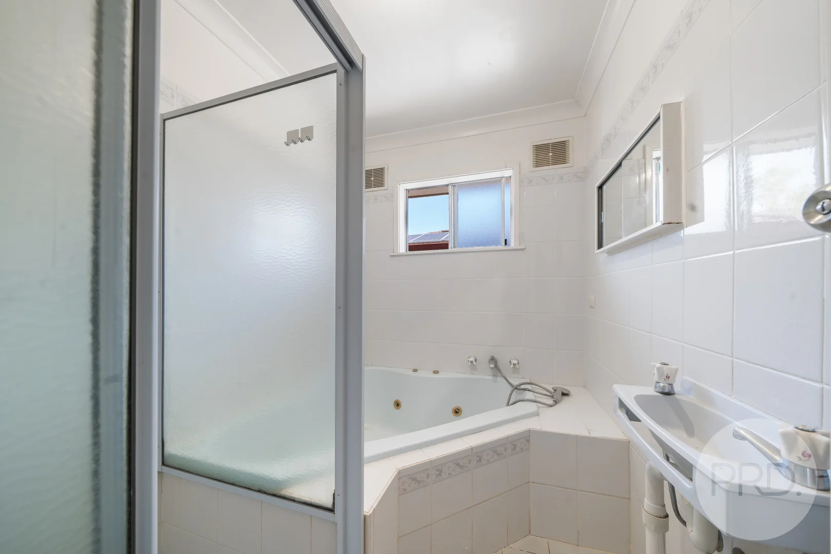 Additional image 6 of 10 Nixon Crescent, Tolland NSW 2650