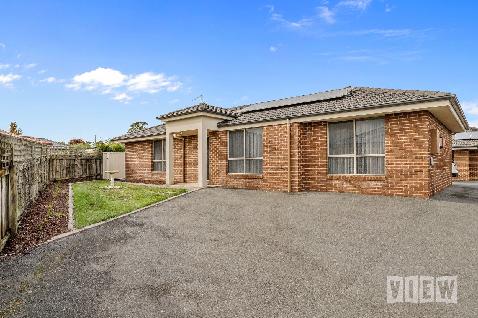 2 bedrooms Apartment / Unit / Flat in 1/8 Alawoona St LEGANA TAS, 7277