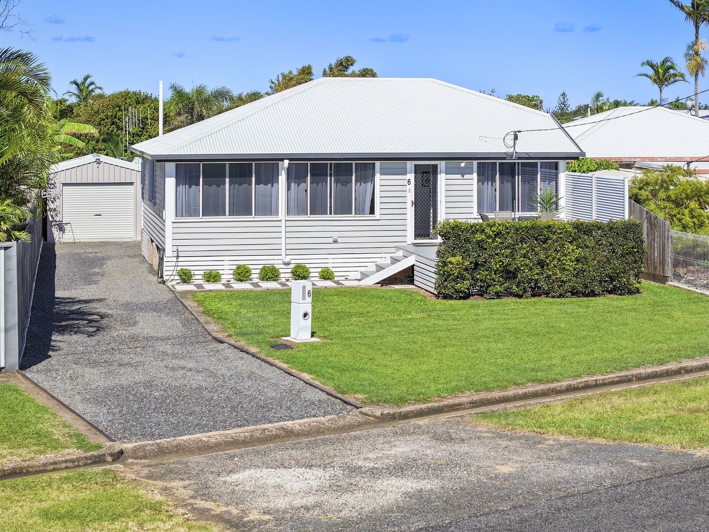 2 bedrooms House in 6 Moore Street ELLIOTT HEADS QLD, 4670