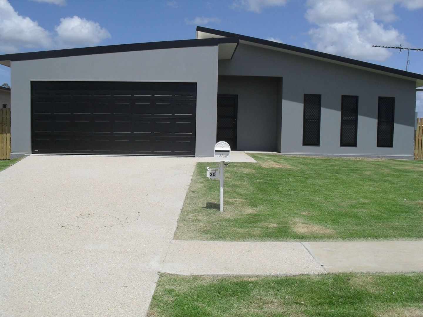 4 bedrooms House in  BLACKWATER QLD, 4717