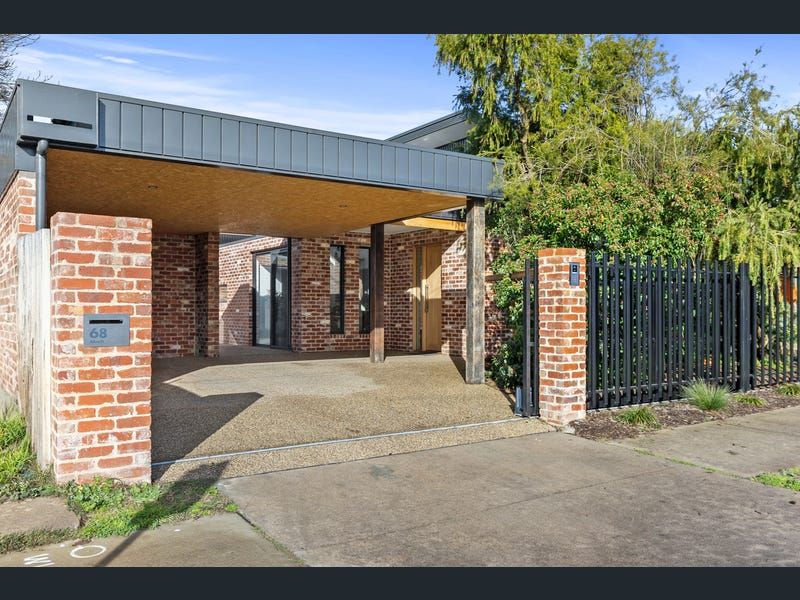 68 Ailsa Street, Mansfield VIC 3722 House For Rent Domain