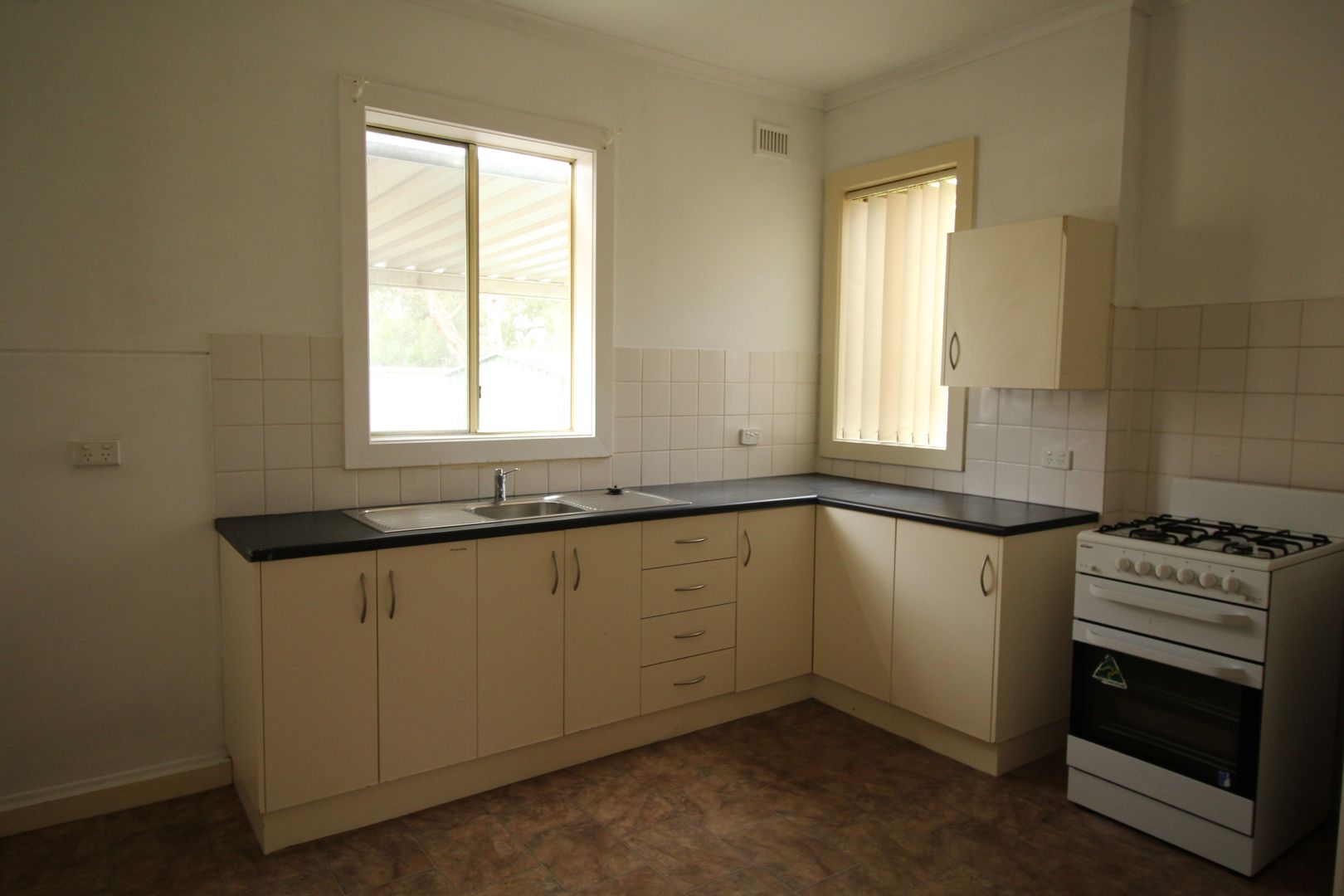 8 Alexander Grove, Woodville Gardens SA 5012 House For Rent Domain