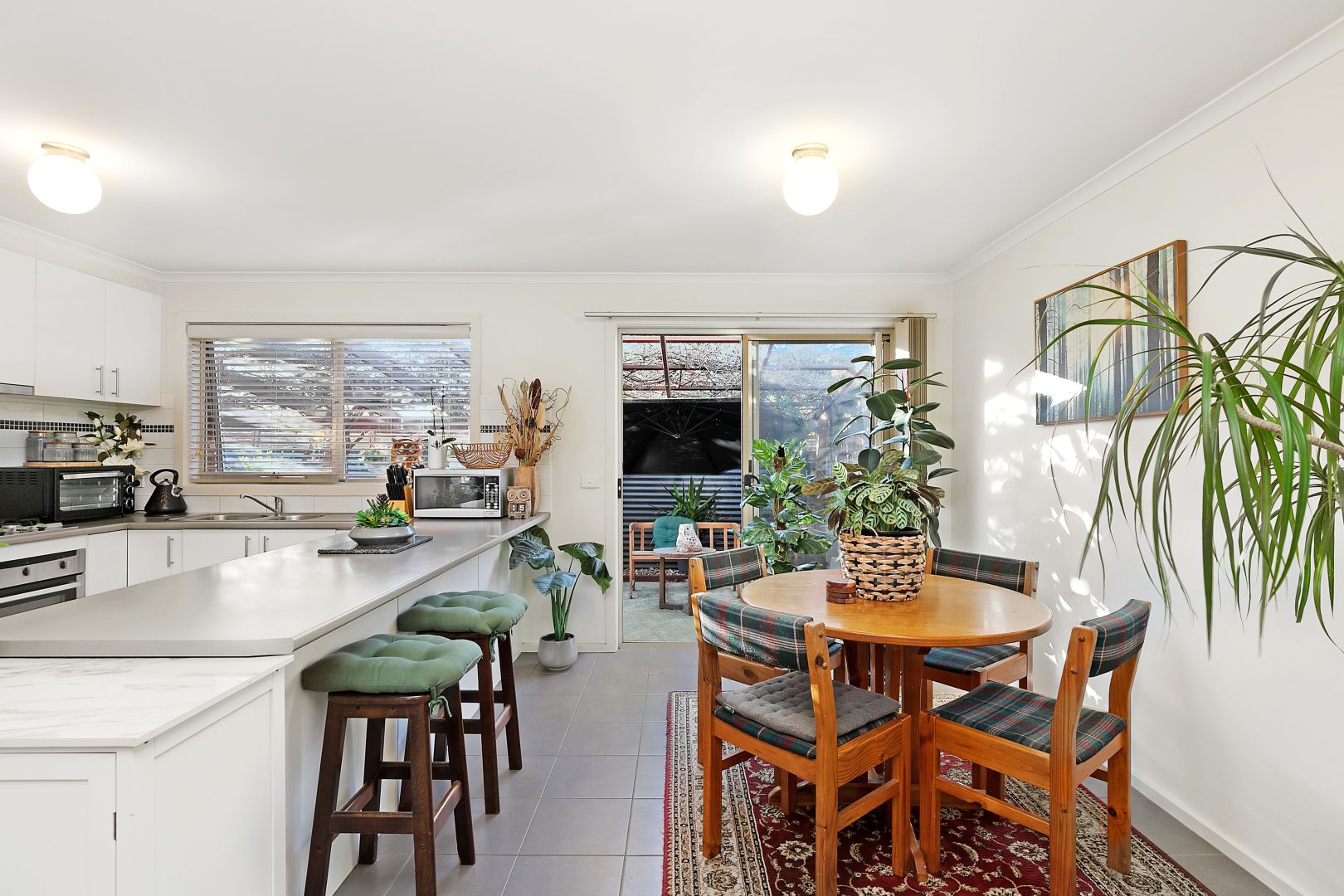 2/10 Cosgrove Street, Breakwater VIC 3219, Image 2