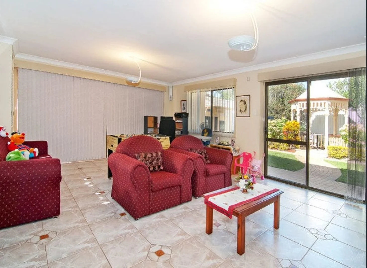 15 Westmoreland Boulevard, Springwood QLD 4127 - House For Rent | Domain