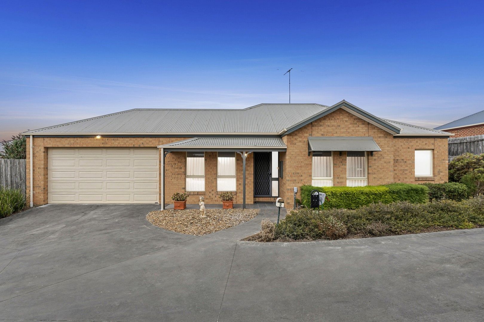 2/33 Meadowvale Drive, Grovedale VIC 3216, Image 0