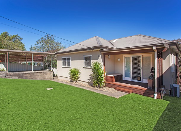 4 Cochrane Street, West Wollongong NSW 2500