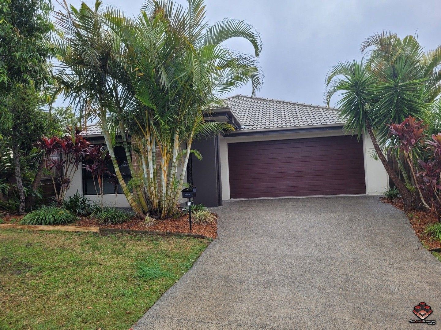 4 bedrooms House in 35 Summerhill Crescent ORMEAU HILLS QLD, 4208