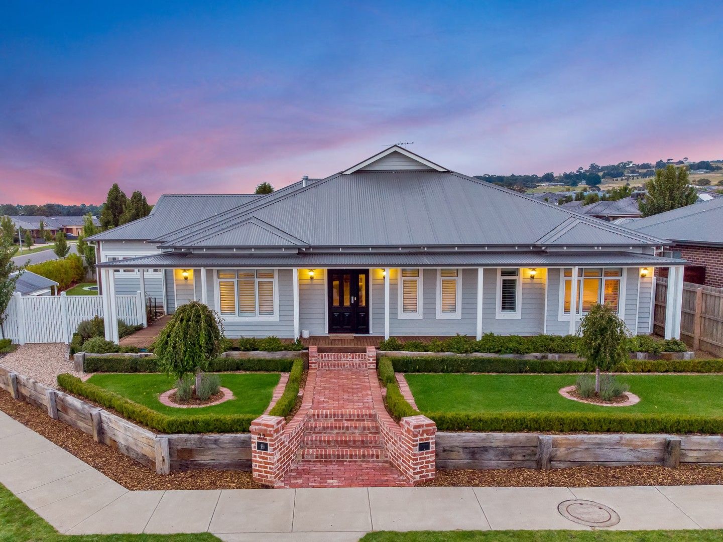 5 bedrooms House in 22 Buckland Boulevard GISBORNE VIC, 3437