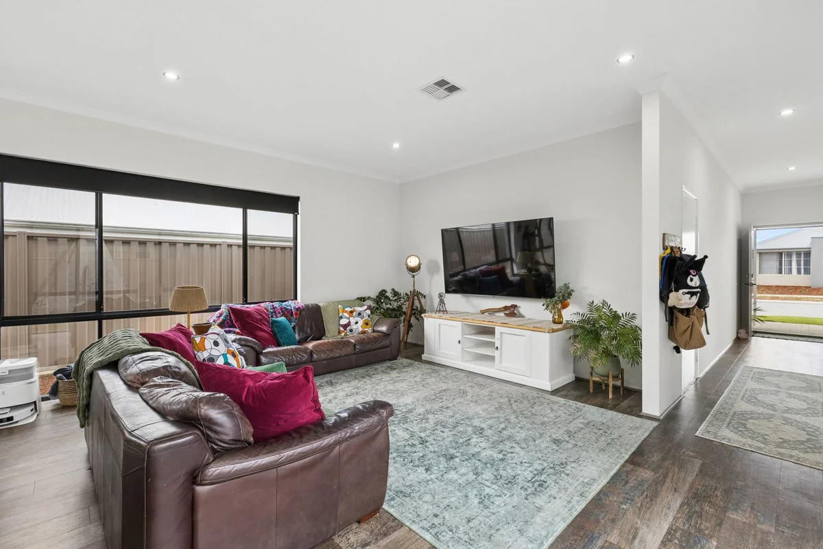 10 Chrysler Approach, Yanchep WA 6035 | Domain