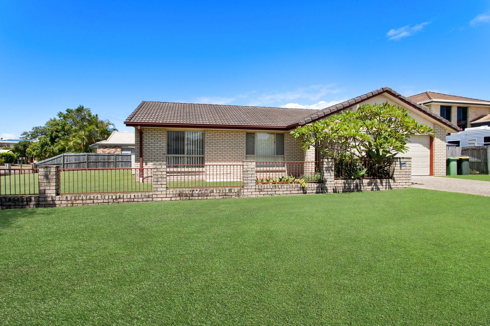 4 bedrooms House in 5 Sands Street REDCLIFFE QLD, 4020