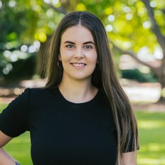 Ray White Townsville - Caitlin McFawn