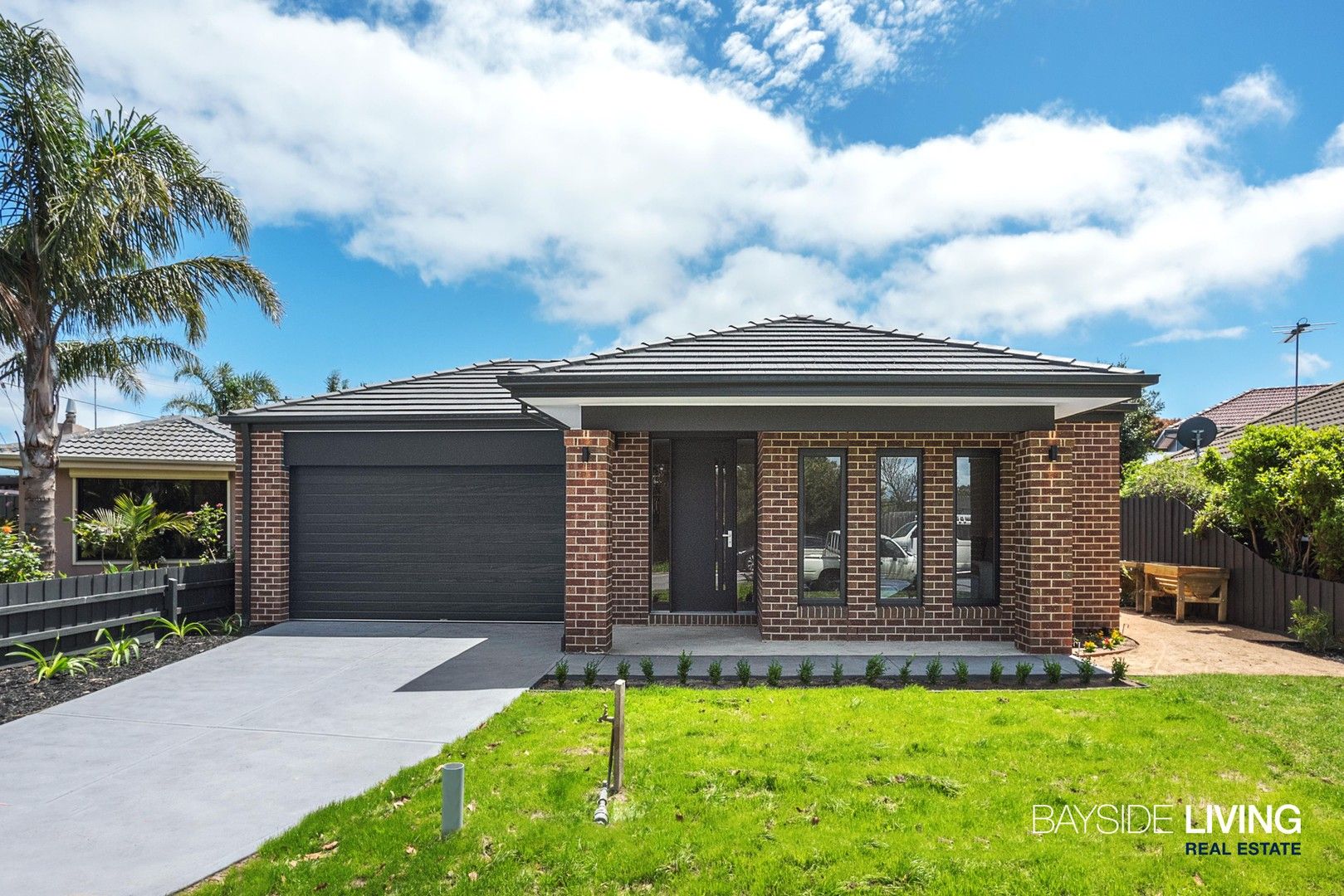 5 bedrooms House in 3 Manyung Court SEAFORD VIC, 3198