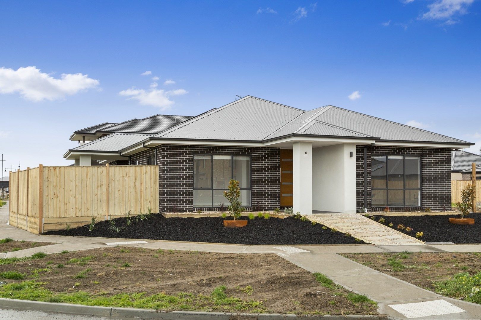 4 bedrooms House in 43 Fleetwood Drive DOREEN VIC, 3754