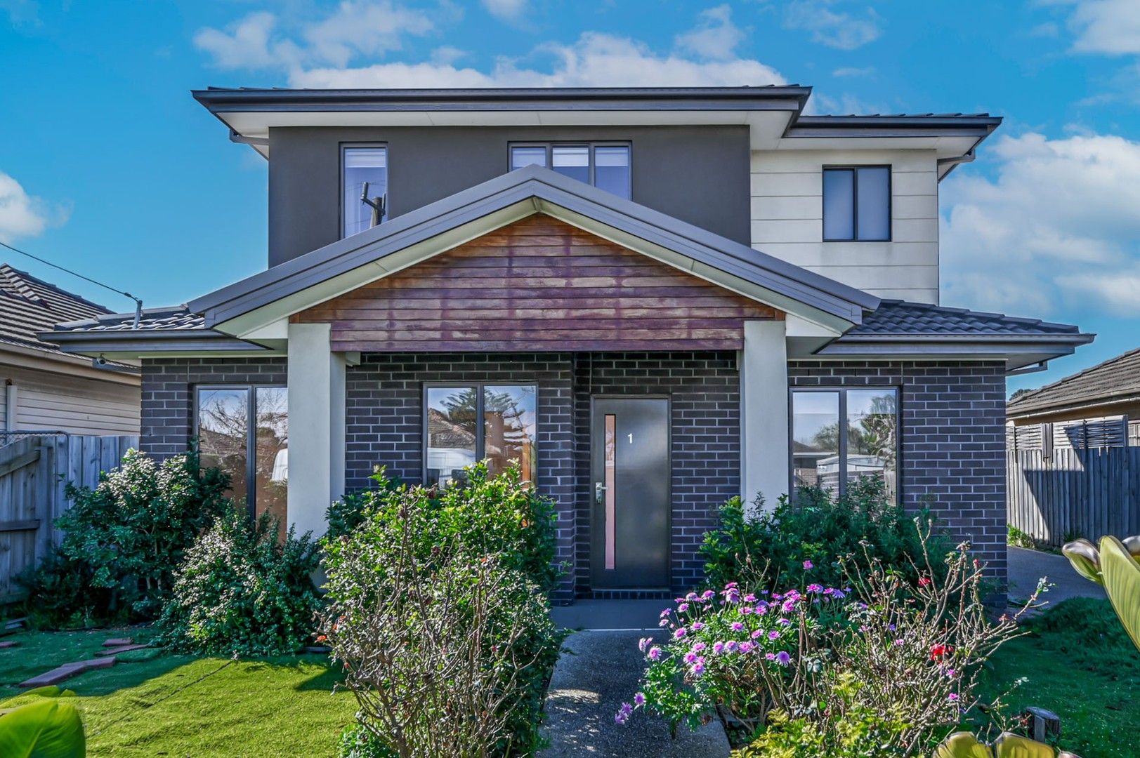 3 bedrooms Townhouse in 1/28 Bradshaw Street KINGSBURY VIC, 3083