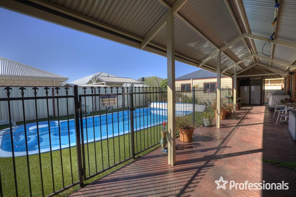 24 Saligna Bend, Wattle Grove WA 6107, Image 2