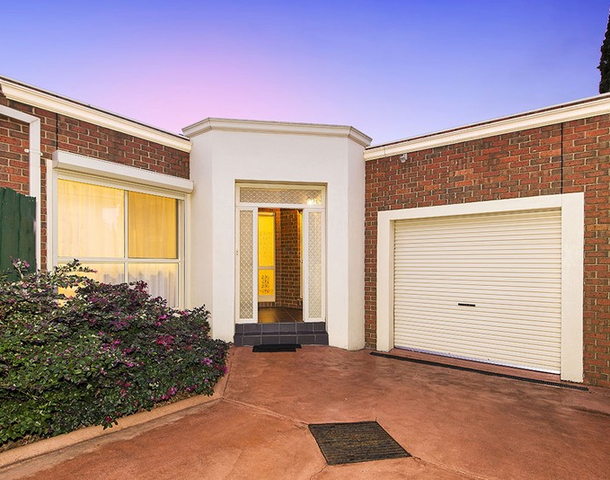 2/26 Strathnaver Avenue, Strathmore VIC 3041