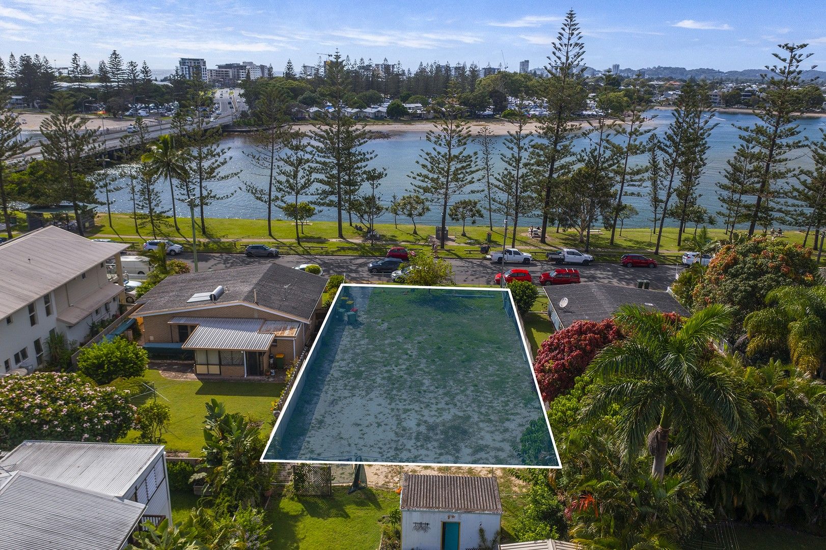 7 Awoonga Avenue, Burleigh Heads QLD 4220, Image 0