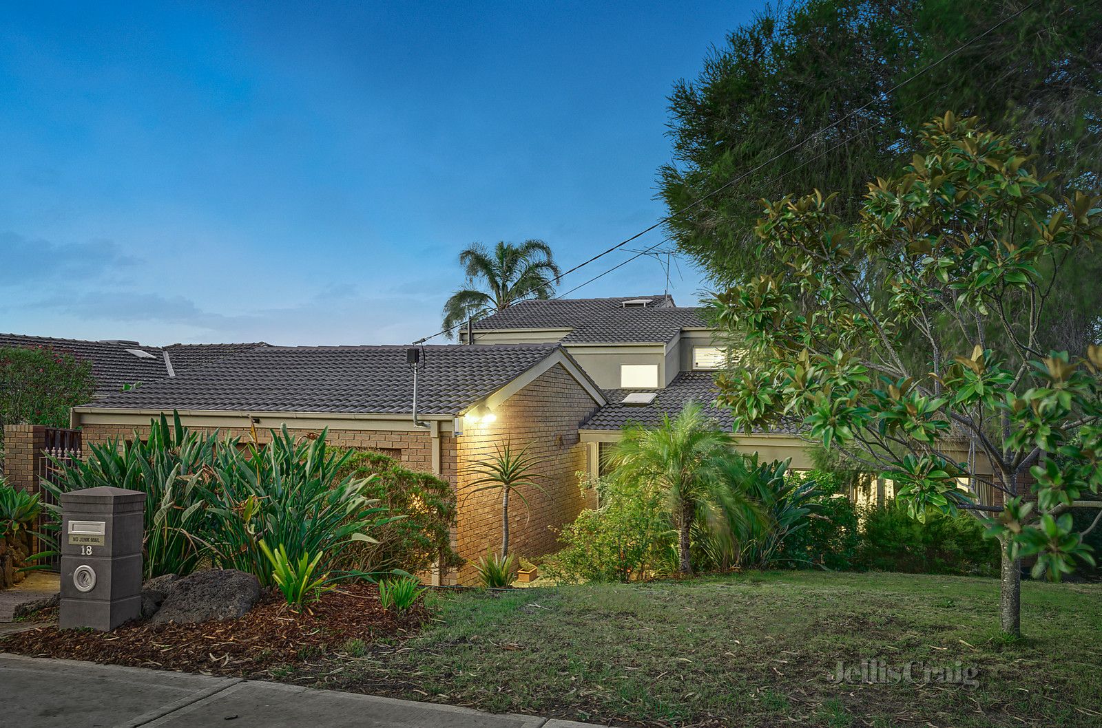 18 Toulon Drive, Templestowe Lower VIC 3107, Image 1