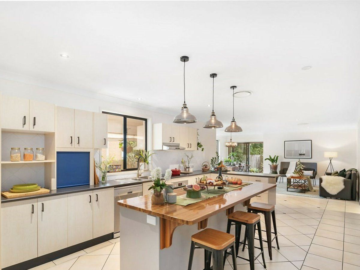 4 bedrooms House in 302 Richmond Road CANNON HILL QLD, 4170