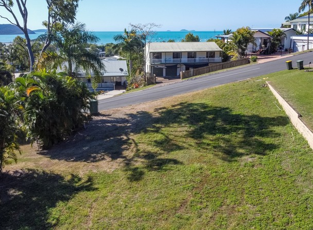 36 Island Drive, Cannonvale QLD 4802