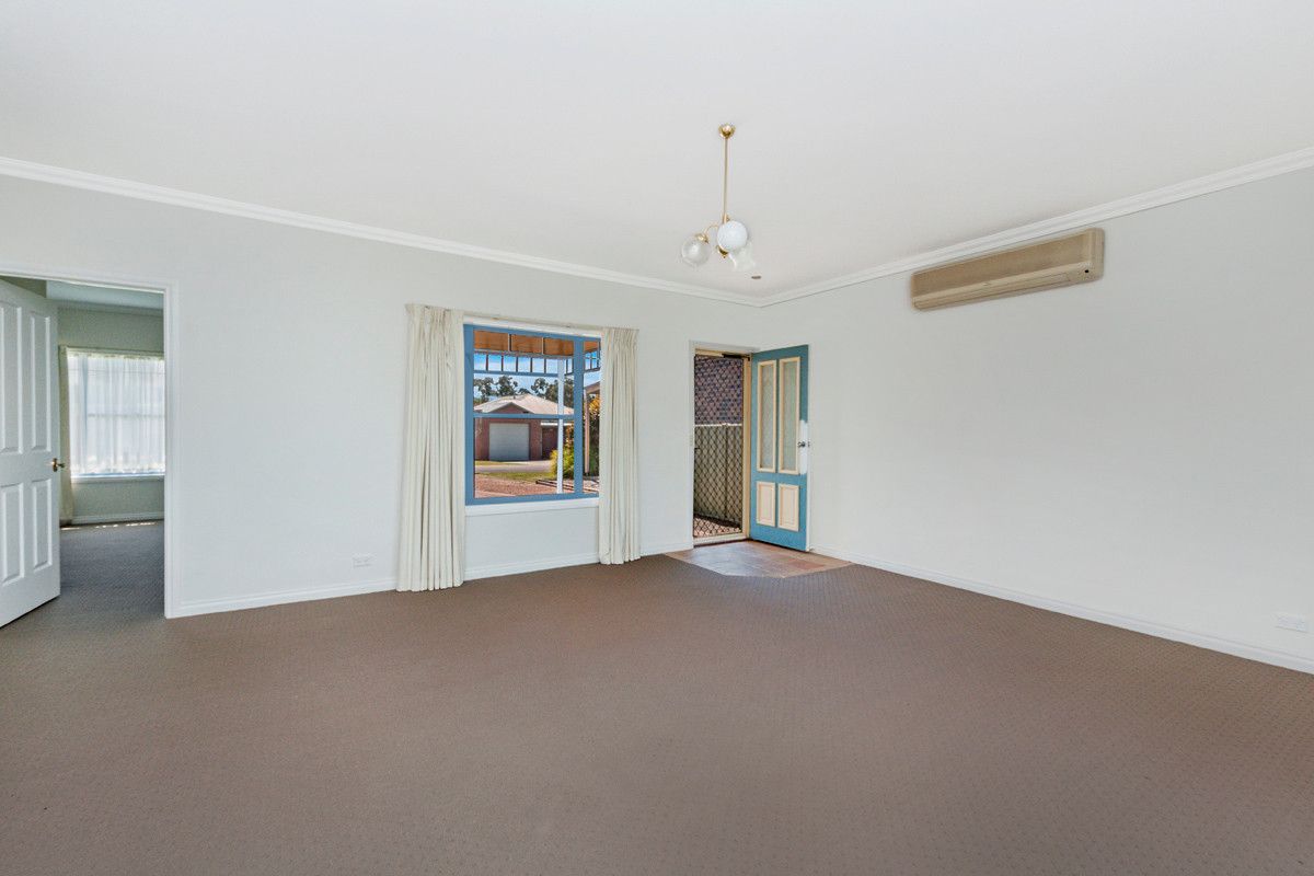 10 Lakeside Court, Hamilton VIC 3300, Image 2