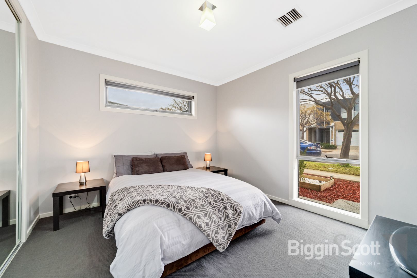 4 Kirkstead Grove, Craigieburn VIC 3064, Image 2