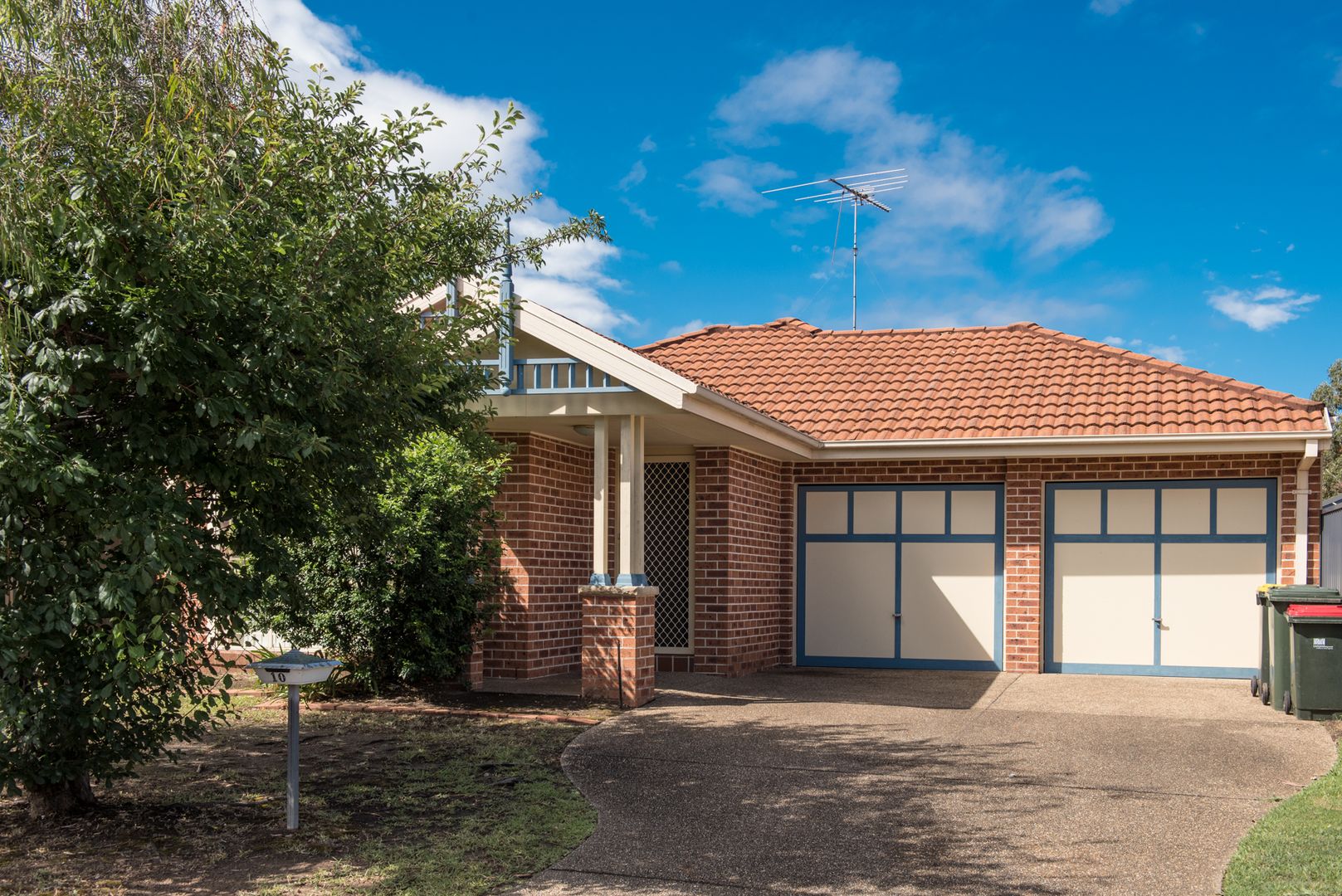 10 Merryville Court, Wattle Grove Property History & Address Research