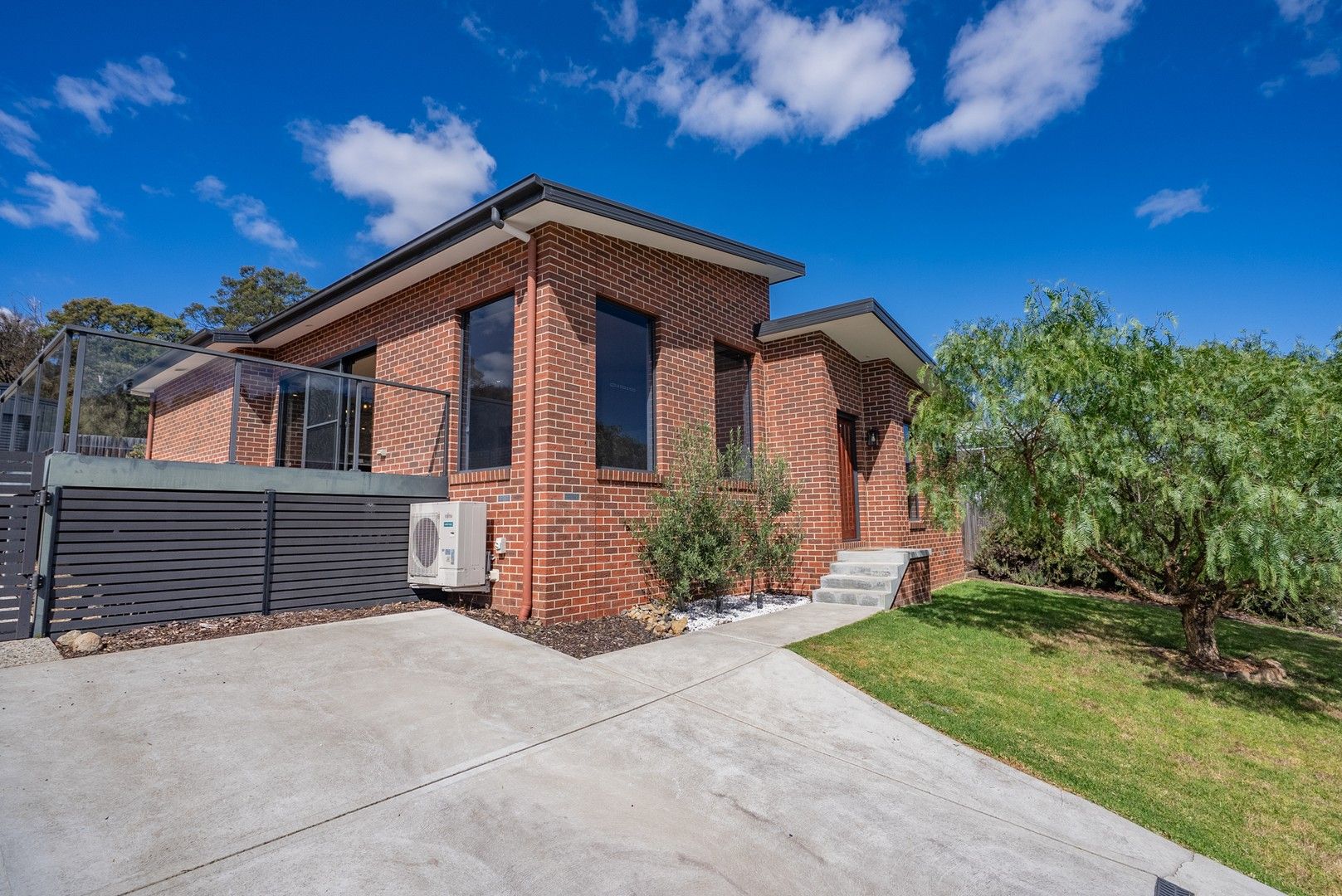 3 bedrooms House in 28 Camrise Drive CAMBRIDGE TAS, 7170
