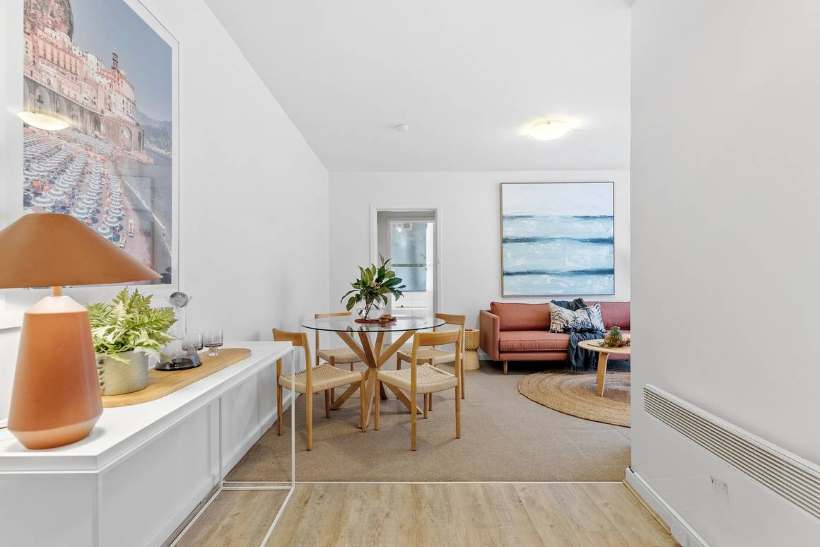 Picture of 2/41 Park Street, ST KILDA WEST VIC 3182