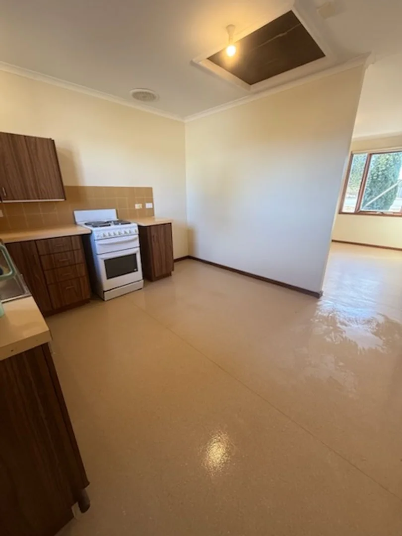 Additional image 6 of 2/5-7 Hawson St, Lock SA 5633