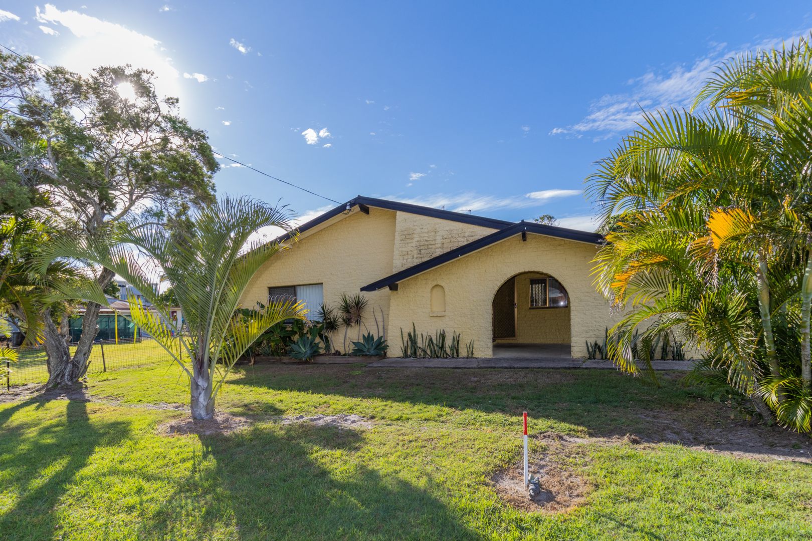 1/10 Hibiscus Street, Urangan Property History & Address Research